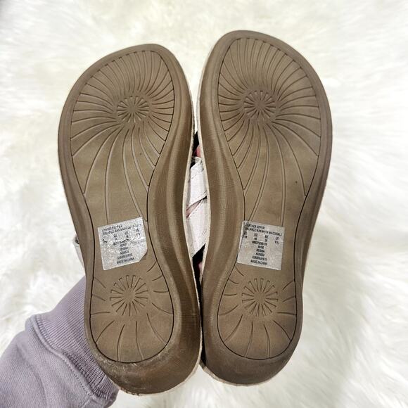 Cobbie Cuddlers Regina Suede Floral Sandal Sz 11W - Picture 6 of 8